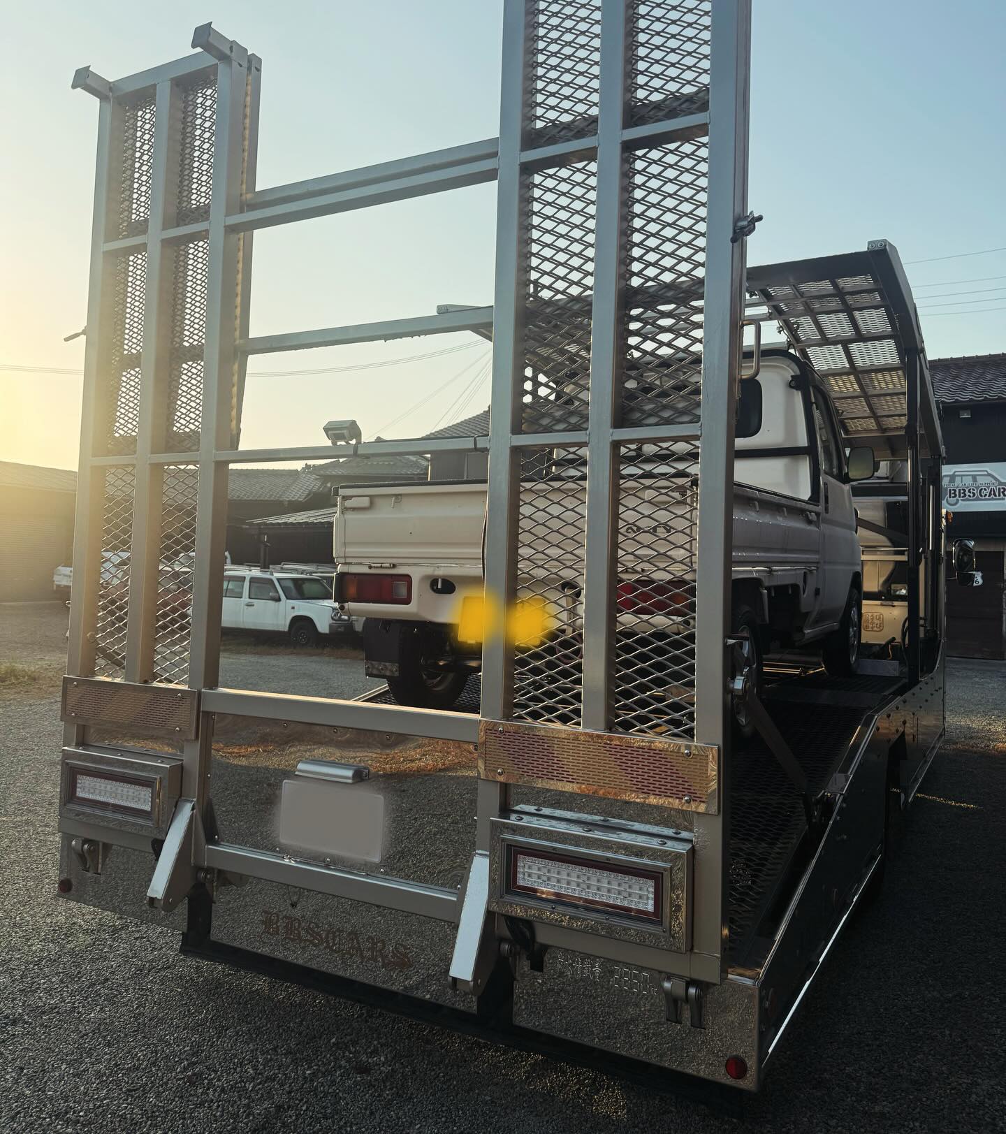 BBSCARS

ラシーン専門店

出動です

明日から寒そうですね

#BBSCARS
#ラシーン専門店
#積載車#デコトラ#キャリアカー