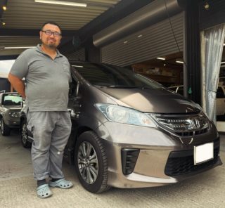 BBSCARS

ラシーン専門店

兵庫県Ｆ様フリードハイブリッド御納車させて頂きました

低走行のベース車にフローティングナビやデジタルインナーミラー等装備充実に仕上げさせて頂きました

新たな車でご家族との思い出たくさんつくって頂ければ嬉しく思います

Ｆ様とは30年程のお付き合いさせて頂いており
この車で何台目の御納車かわからないです

この度も当社御依頼頂きありがとうございました

#BBSCARS
#ラシーン専門店
#フリード
#フリードハイブリッド
#納車